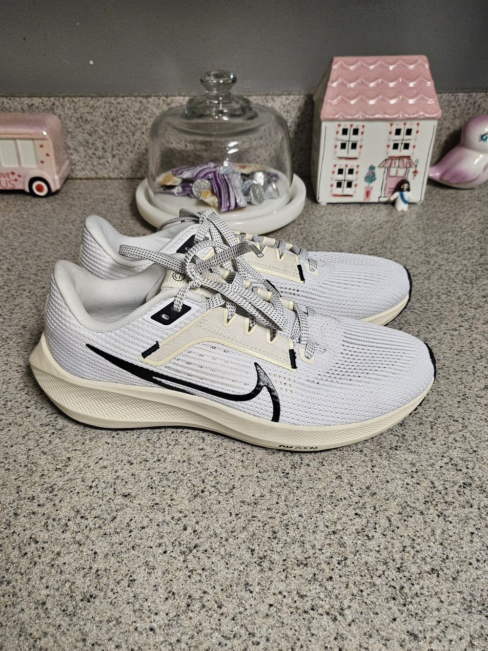 Nike W Air Zoom Pegasus 40 White/Coconut Milk/Blac DV3854-100 Women Shoes Sz 7.5